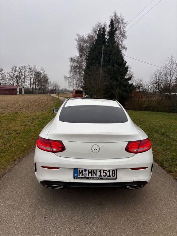 Gebraucht Mercedes C180 AMG line 156 PS (114 kW) 2017 Weiß Coupé