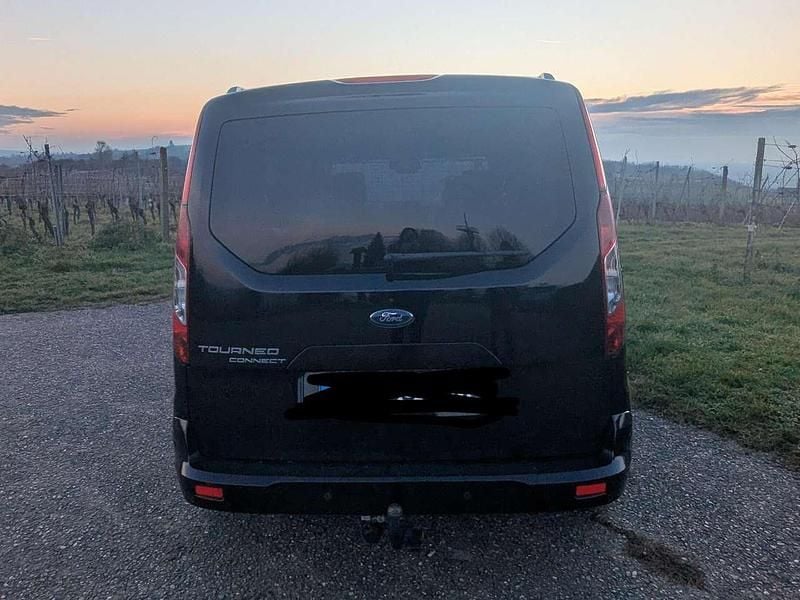 Gebraucht Ford Grand Tourneo Connect Titanium 120 PS (88 kW) 2019 Schwarz Van / Kleinbus