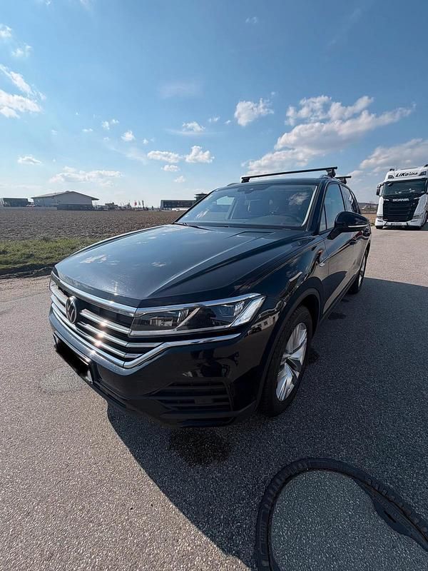 Gebraucht VW Touareg 231 PS (169 kW) 2022 Schwarz SUV