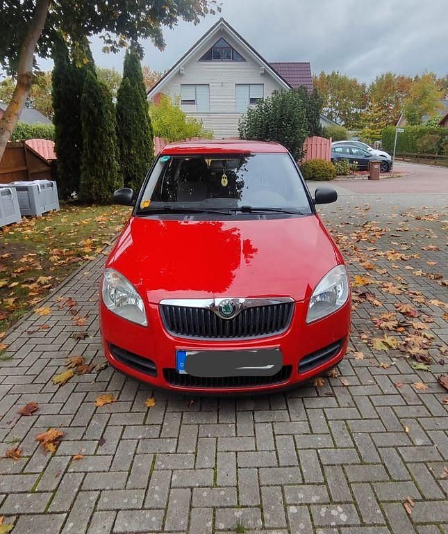 Rot Gebraucht 2009 Skoda Fabia Limousine | 2.300 € (Fairer Preis) - Bild 1/4