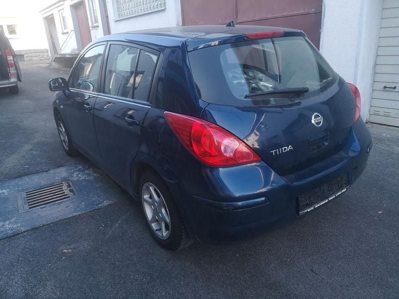 Gebraucht Nissan Tiida Acenta 110 PS (80 kW) 2008 Blau Limousine
