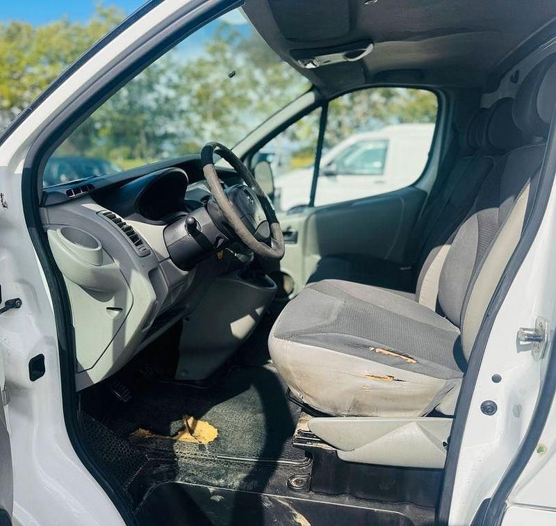 Gebraucht Opel Vivaro 114 PS (83 kW) 2013 Weiß Van / Kleinbus