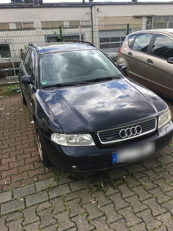 Gebraucht Audi A4 193 PS (141 kW) 1999 Blau Kombi