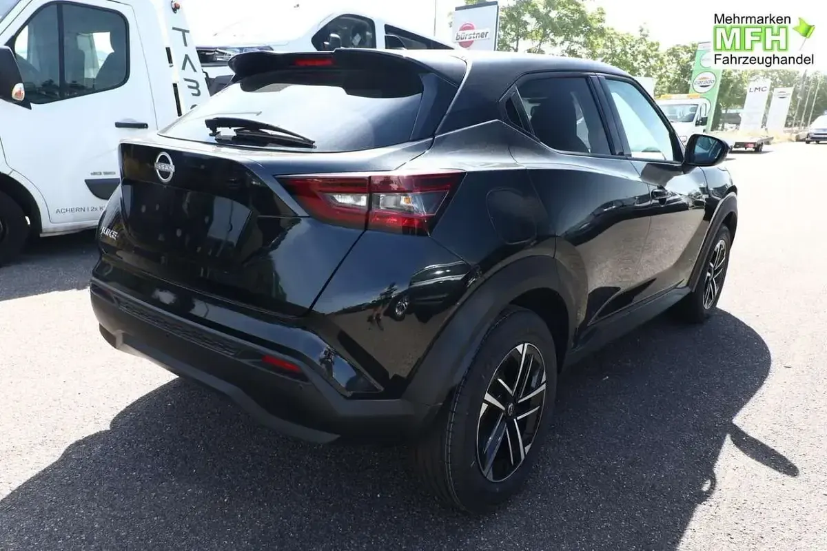Neu Nissan Juke N-Connecta 114 PS (83 kW) 2025 Pearl black metallic SUV