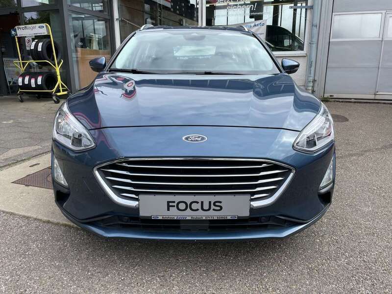 Chromablau metallic Gebraucht 2019 Ford Focus Titanium Kombi | 13.900 € (Fairer Preis) - Bild 1/4
