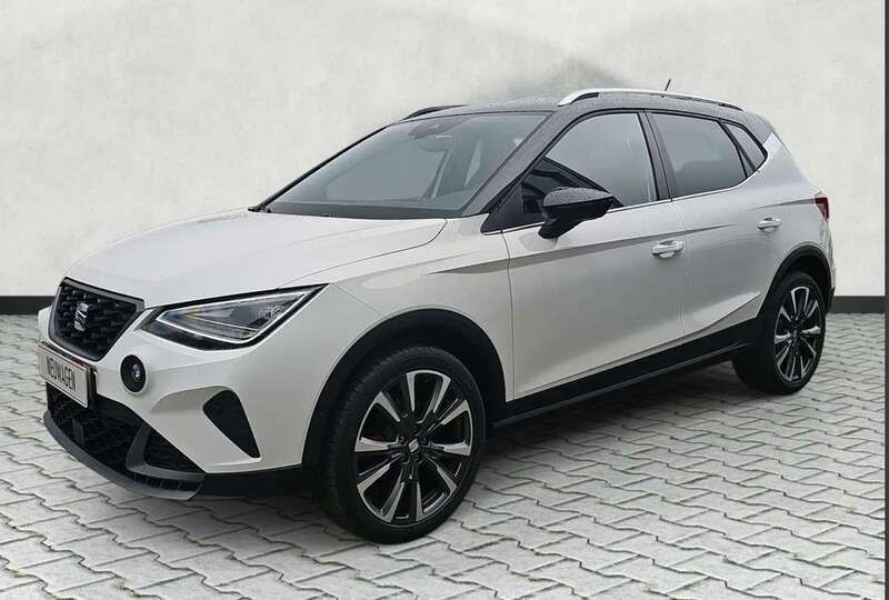 Candy weiss / dach schwarz Neu 2025 Seat Arona FR SUV | 30.700 € (Etwas zu teuer) - Bild 1/2