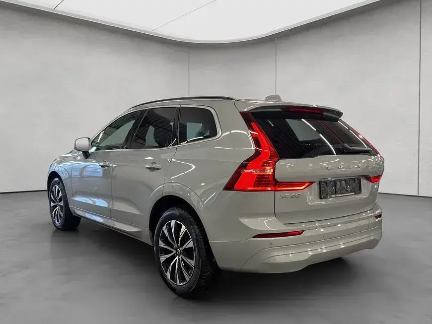 Gebraucht Volvo XC60 Core 250 PS (183 kW) 2024 Grau SUV