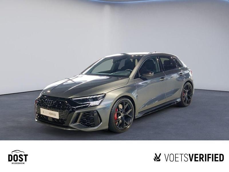 Daytonagrau perleffekt Gebraucht 2022 Audi RS3 Sportback Ambiente Kleinwagen | 59.930 € (Etwas zu teuer) - Bild 1/4