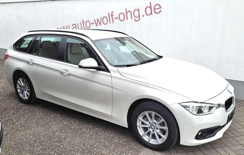 Gebraucht BMW 320 Advantage 184 PS (135 kW) 2015 Mineralweiß Kombi