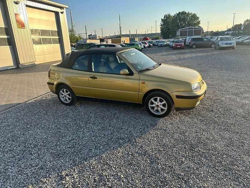 Gebraucht VW Golf Cabriolet Trendline 90 PS (66 kW) 1998 Gelb Cabrio