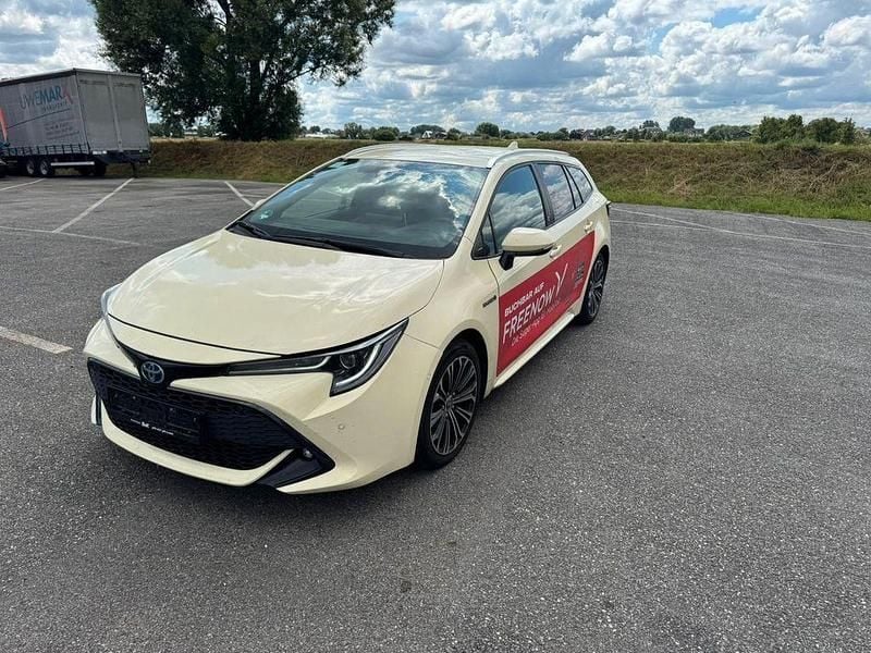 Weiß Gebraucht 2023 Toyota Corolla Comfort Kombi | 17.000 € (Superpreis) - Bild 1/4