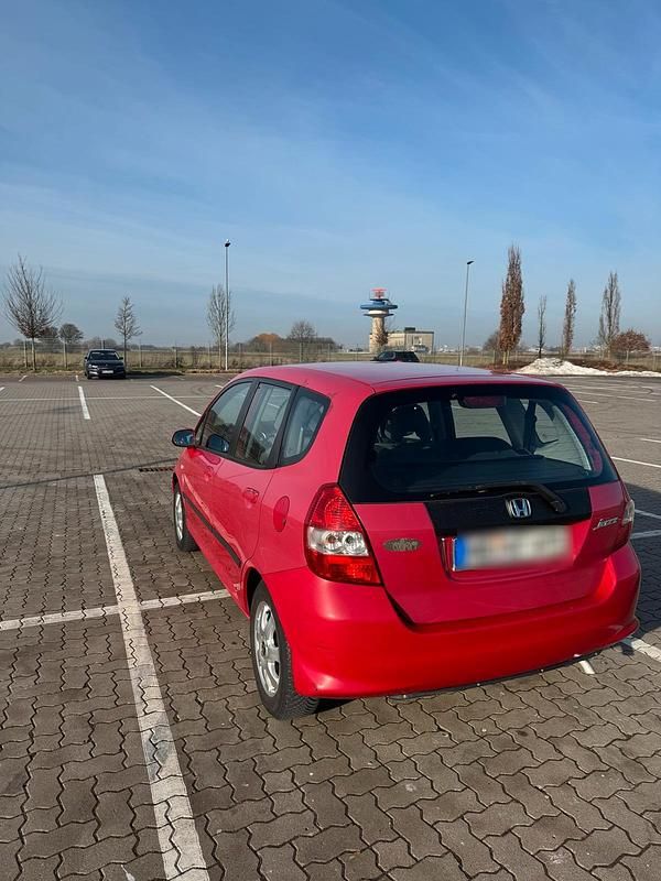Gebraucht Honda Jazz 60 PS (44 kW) 2005 Rot Kleinwagen
