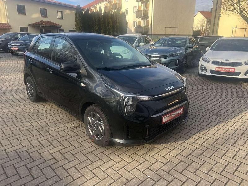 (abp) auroraschwarz met. Neu 2025 Kia Picanto Vision Kleinwagen | 15.890 € (Fairer Preis) - Bild 1/4