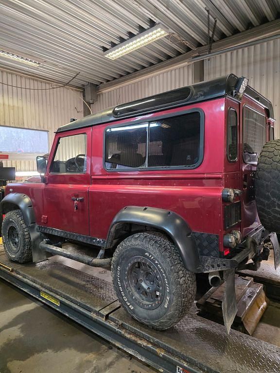 Gebraucht Land Rover Defender 122 PS (89 kW) 2009 Rot Kombi