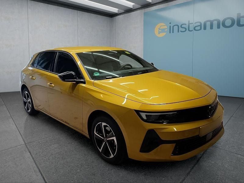 Usado Opel Astra 131 HP (96 kW) 2024 Amarelo Sedan