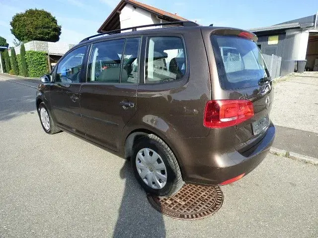 Gebraucht VW Touran Highline 140 PS (102 kW) 2011 Braun Van / Kleinbus