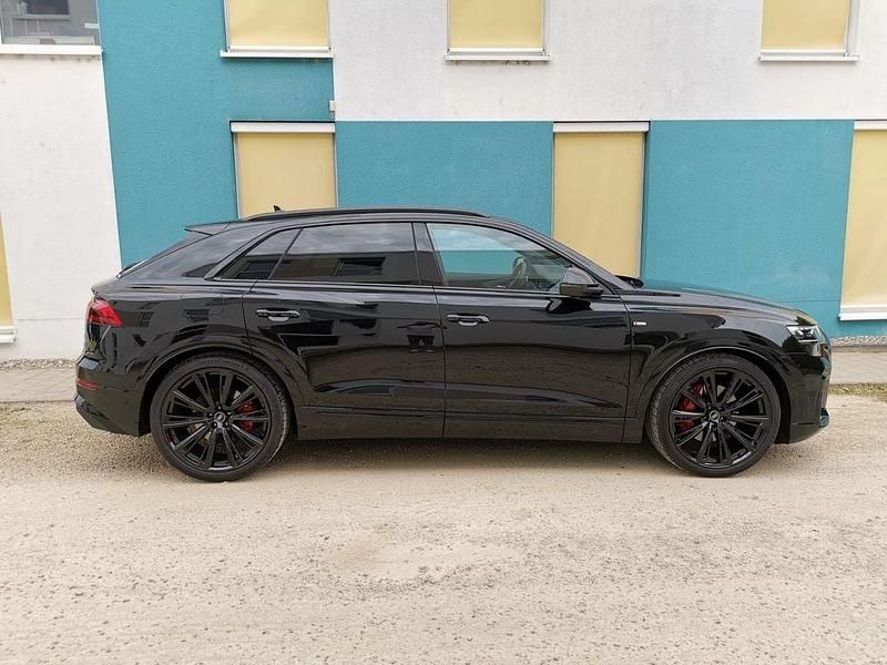 Schwarz Neu 2025 Audi Q8 Sport SUV | 85.995 € (Fairer Preis) - Bild 1/4