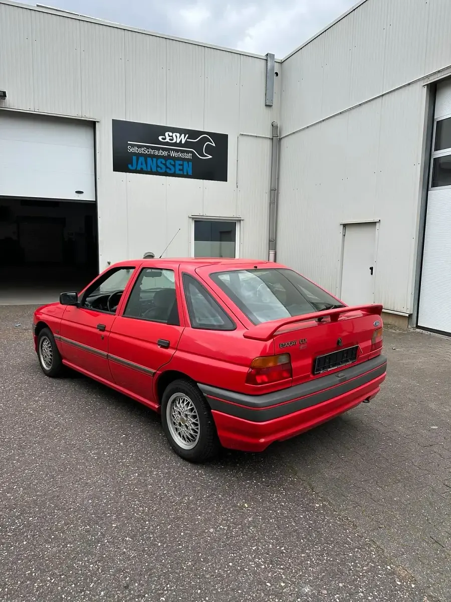 Occasion Ford Escort RS 71 ch (52 kW) 1991 Rouge Berline