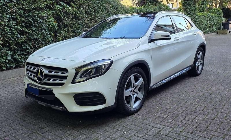 Gebraucht 2017 Mercedes GLA250 AMG line SUV | 18.800 € (Superpreis) - Bild 1/4