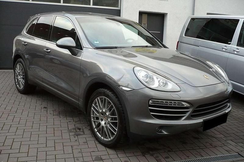 Grau Gebraucht 2012 Porsche Cayenne SUV | 15.200 € (Superpreis) - Bild 1/4
