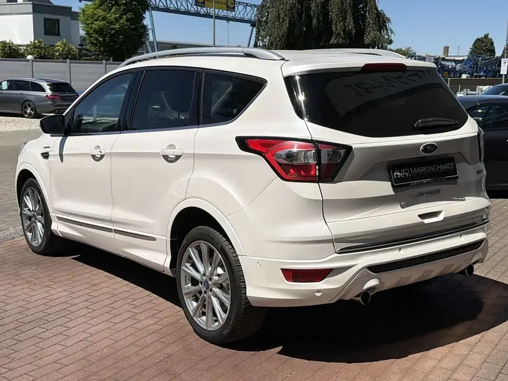 Gebraucht Ford Kuga Vignale 242 PS (177 kW) 2018 Weiß arktisweiß (metallic) (metallic) SUV