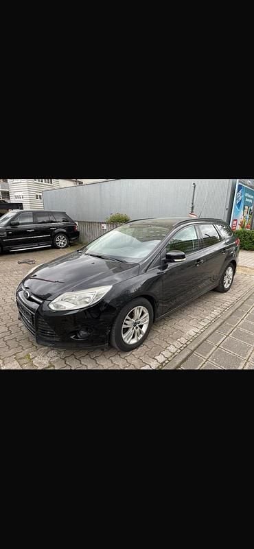 Second-hand Ford Focus 95 CP (69 kW) 2012 Negru Break