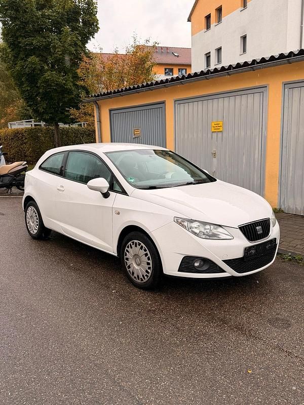 Weiß Gebraucht 2010 Seat Ibiza Kleinwagen | 2.700 € (Fairer Preis) - Bild 1/4