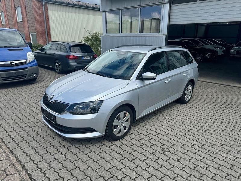 Silber Gebraucht 2017 Skoda Fabia Ambition Kombi | 6.990 € (Fairer Preis) - Bild 1/4