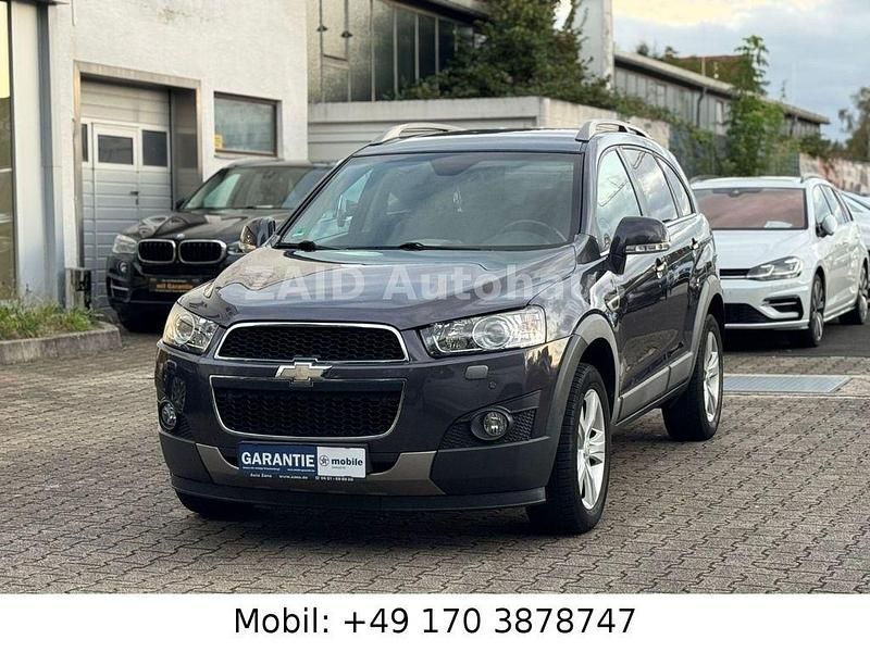 Grau Gebraucht 2013 Chevrolet Captiva LT SUV | 8.999 € (Fairer Preis) - Bild 1/4