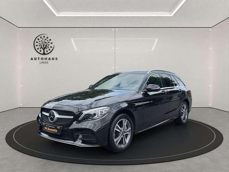 Obsidianschwarz Gebraucht 2019 Mercedes C220 AMG Kombi | 27.990 € (Fairer Preis) - Bild 1/4