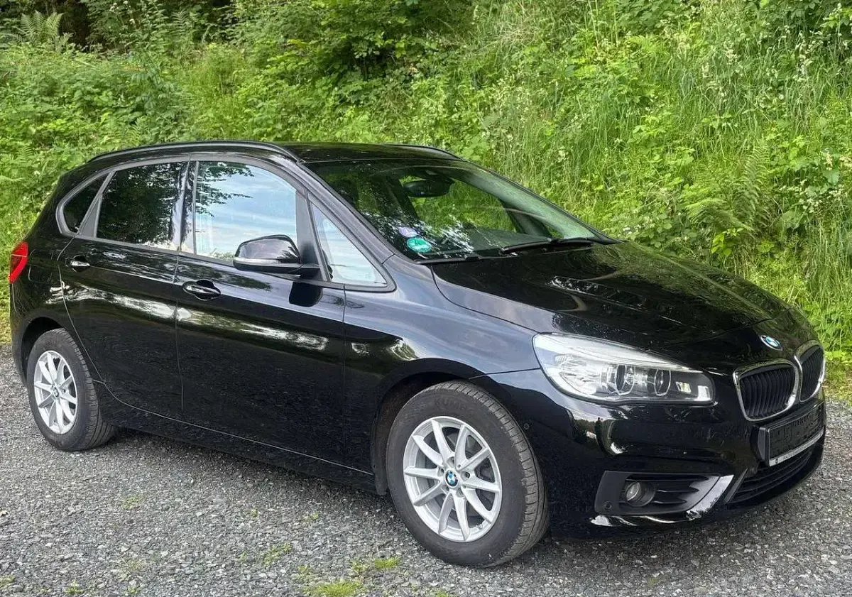 Gebraucht BMW 218 Advantage 136 PS (100 kW) 2017 Schwarz Kombi