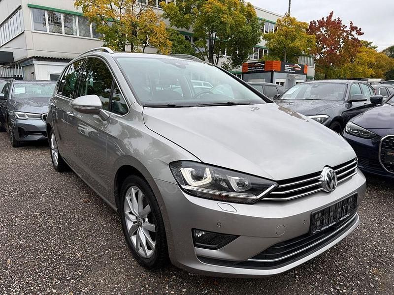 Silber Gebraucht 2017 VW Golf Sportsvan Highline Van / Kleinbus | 11.990 € (Fairer Preis) - Bild 1/4