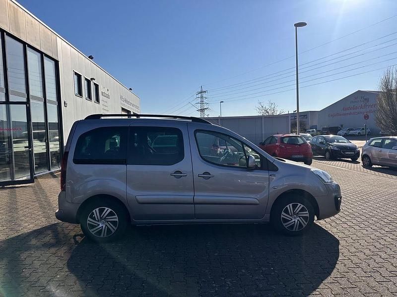Gebraucht Citroën Berlingo Shine 99 PS (72 kW) 2017 Grau Van / Kleinbus
