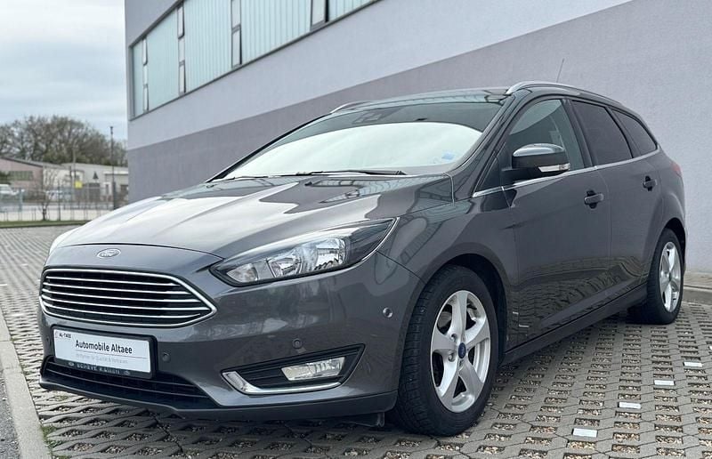 Gebraucht Ford Focus Titanium 125 PS (91 kW) 2014 Grau Kombi