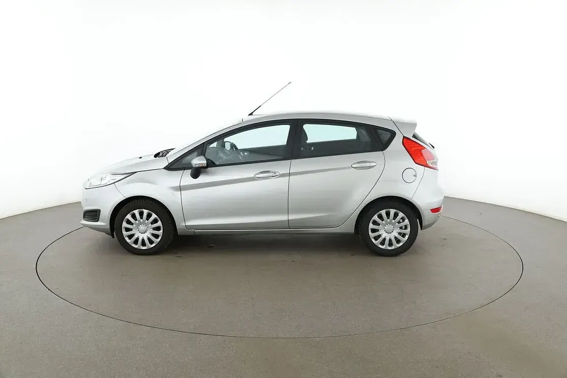 Gebraucht Ford Fiesta Trend 101 PS (74 kW) 2015 Grau Kleinwagen