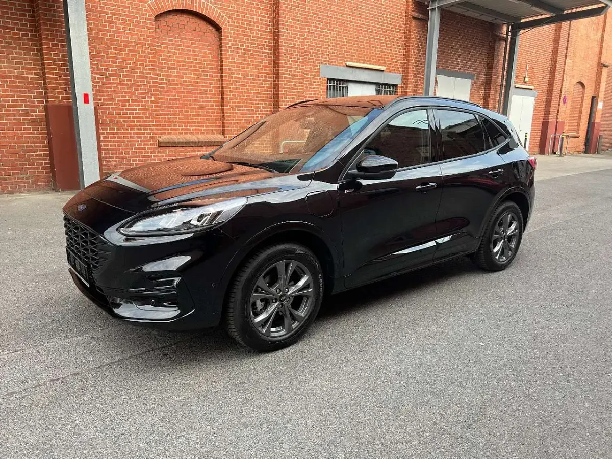 Gebraucht Ford Kuga ST-Line X 224 PS (164 kW) 2024 Schwarz SUV