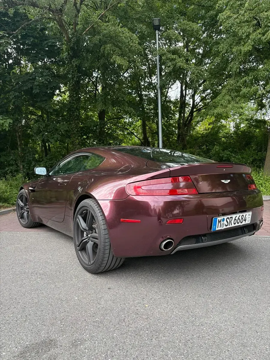 Używany Aston Martin Vantage 426 KM (313 kW) 2008 Purpurowy Coupe