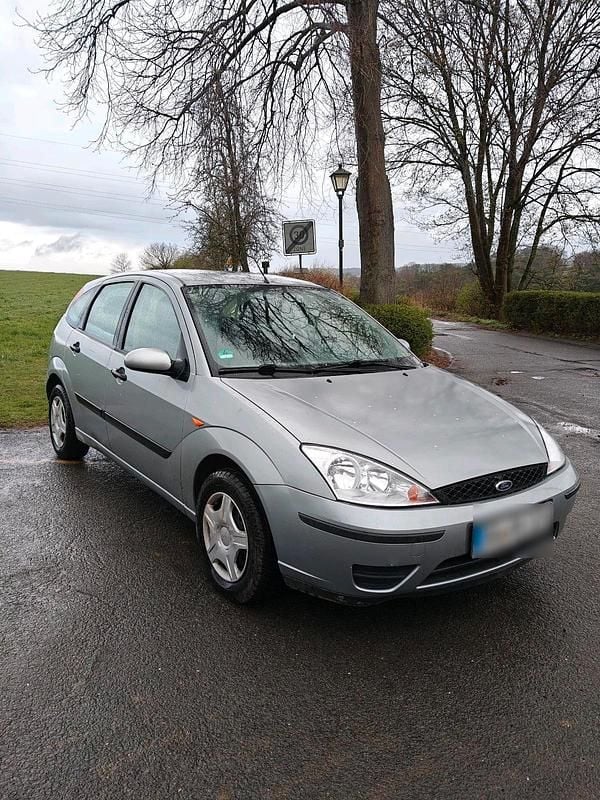 Gebraucht Ford Focus 75 PS (55 kW) 2003 Grau Kleinwagen