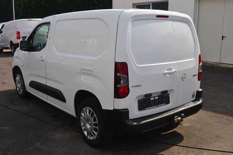Gebraucht Opel Combo Edition 131 PS (96 kW) 2020 Weiß Van / Kleinbus