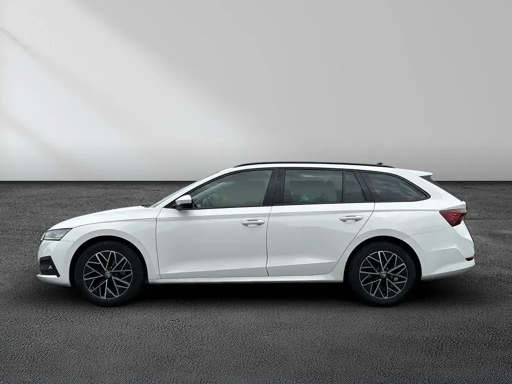 Gebraucht Skoda Octavia Ambition 116 PS (85 kW) 2023 Weiß Kombi