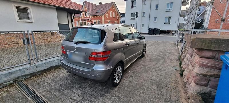 Gebraucht Mercedes B200 140 PS (102 kW) 2006 Van / Kleinbus