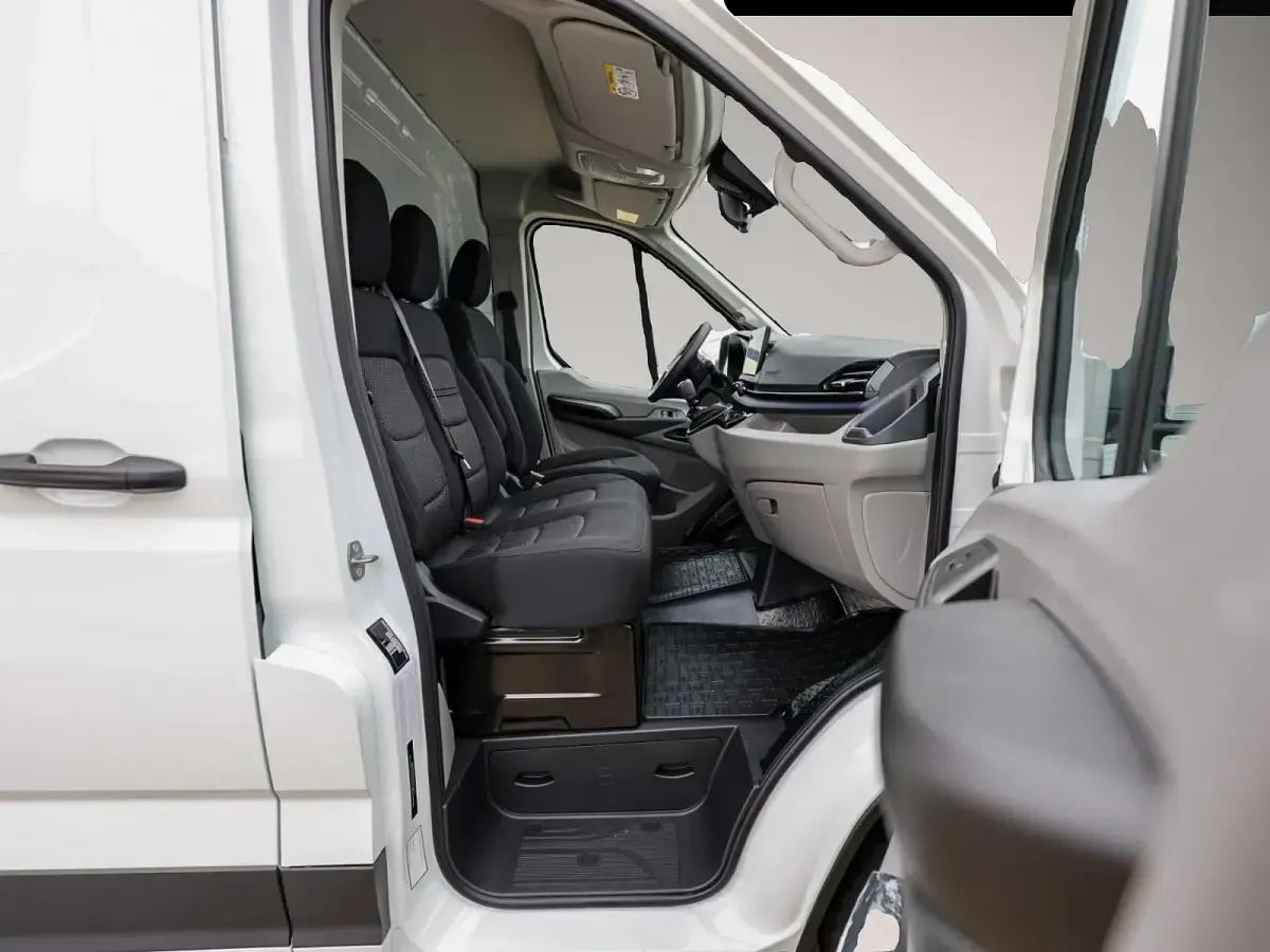 Neu Maxus V90 148 PS (108 kW) 2026 Manufacturer Van