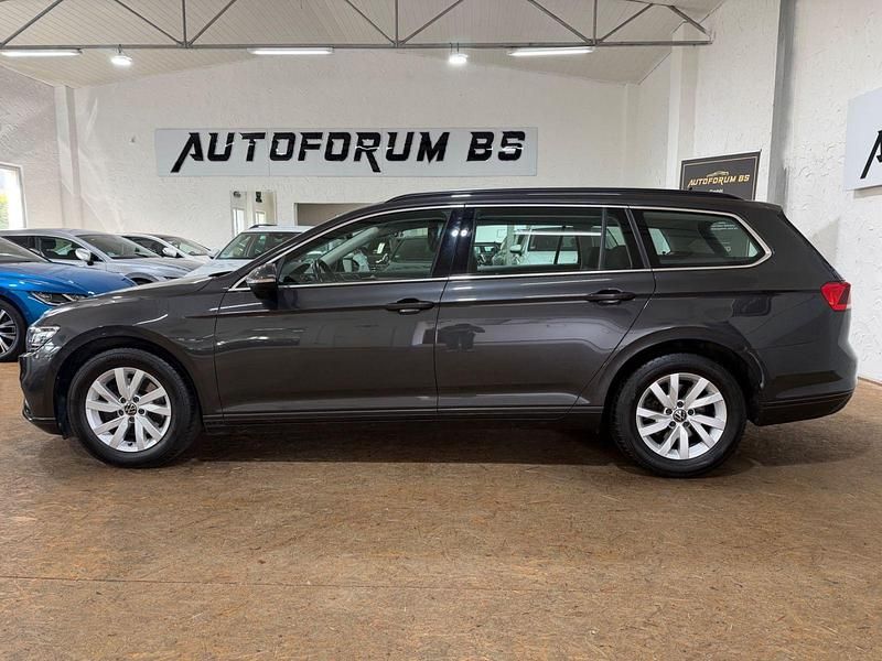 Gebraucht VW Passat Business 150 PS (110 kW) 2022 Grau Kombi