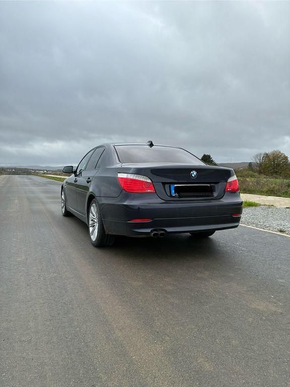 Gebraucht BMW 530 M Sport 272 PS (200 kW) 2009 Blau Limousine