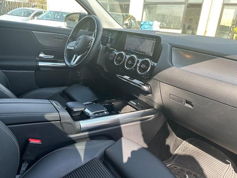 Gebraucht Mercedes GLA200 163 PS (119 kW) 2020 Grau SUV