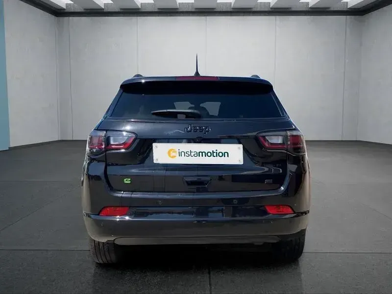 Gebraucht Jeep Compass 131 PS (96 kW) 2024 Schwarz SUV
