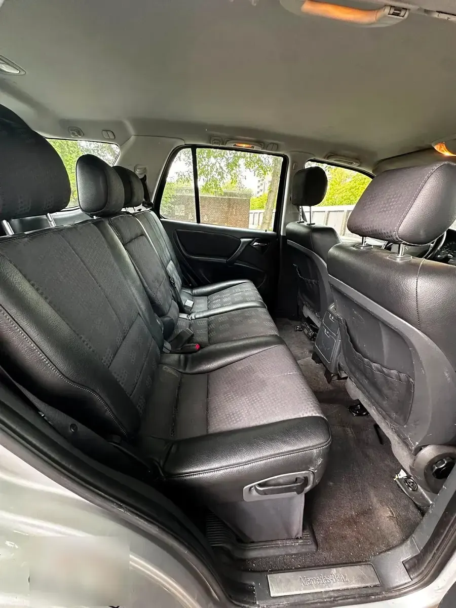 Gebraucht Mercedes ML270 163 PS (119 kW) 2001 Silber SUV