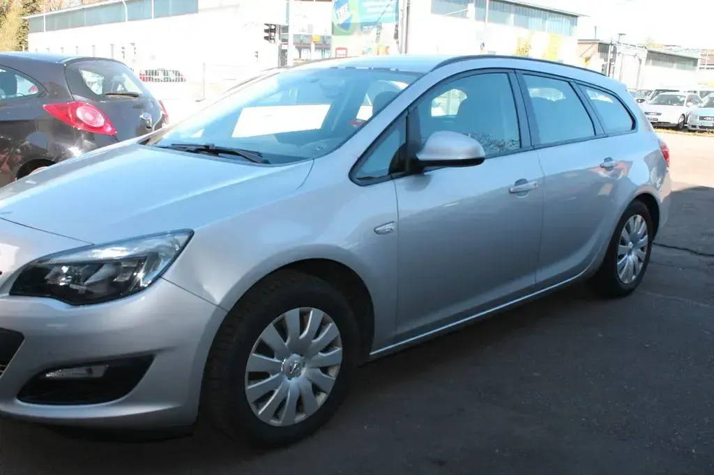 Usata Opel Astra Edition 165 CV (121 kW) 2014 Argento Station wagon