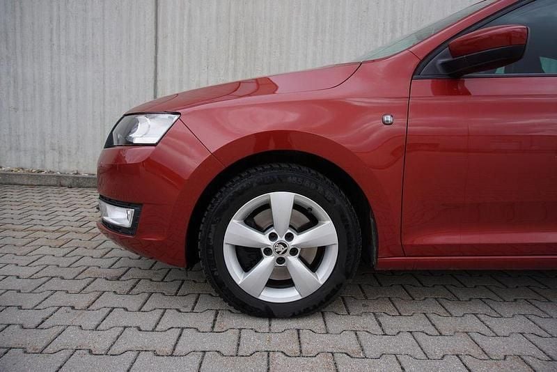 Gebraucht Skoda Rapid 105 PS (77 kW) 2013 Rot Kleinwagen