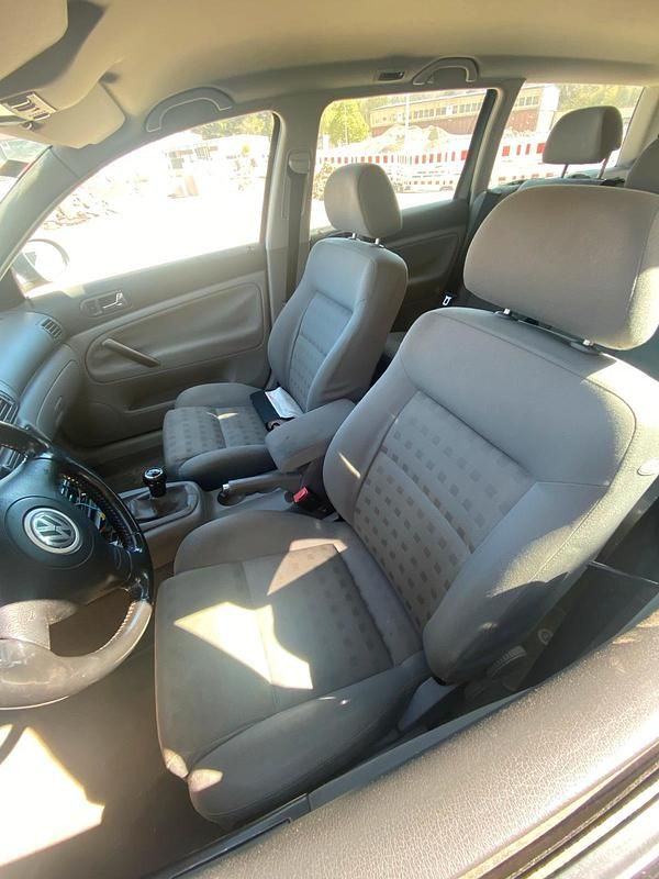 Second-hand VW Passat 102 CP (75 kW) 2005 Gri Break